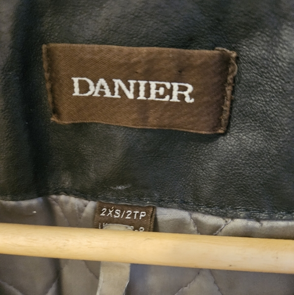 Danier Leather Bomber Jacket size 2XS - Picture 2 of 4